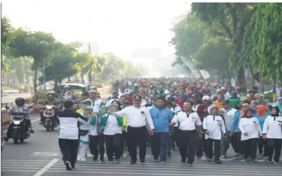Puncak HGN-PGRI, Ribuan Guru Gelar Jalan Sehat Bareng Wali Kota
